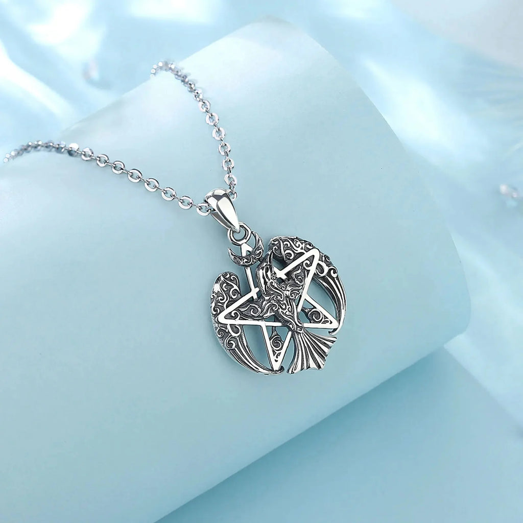 Colgante De Plata, Diseño Pentagrama Con Cuervo Vikingo.