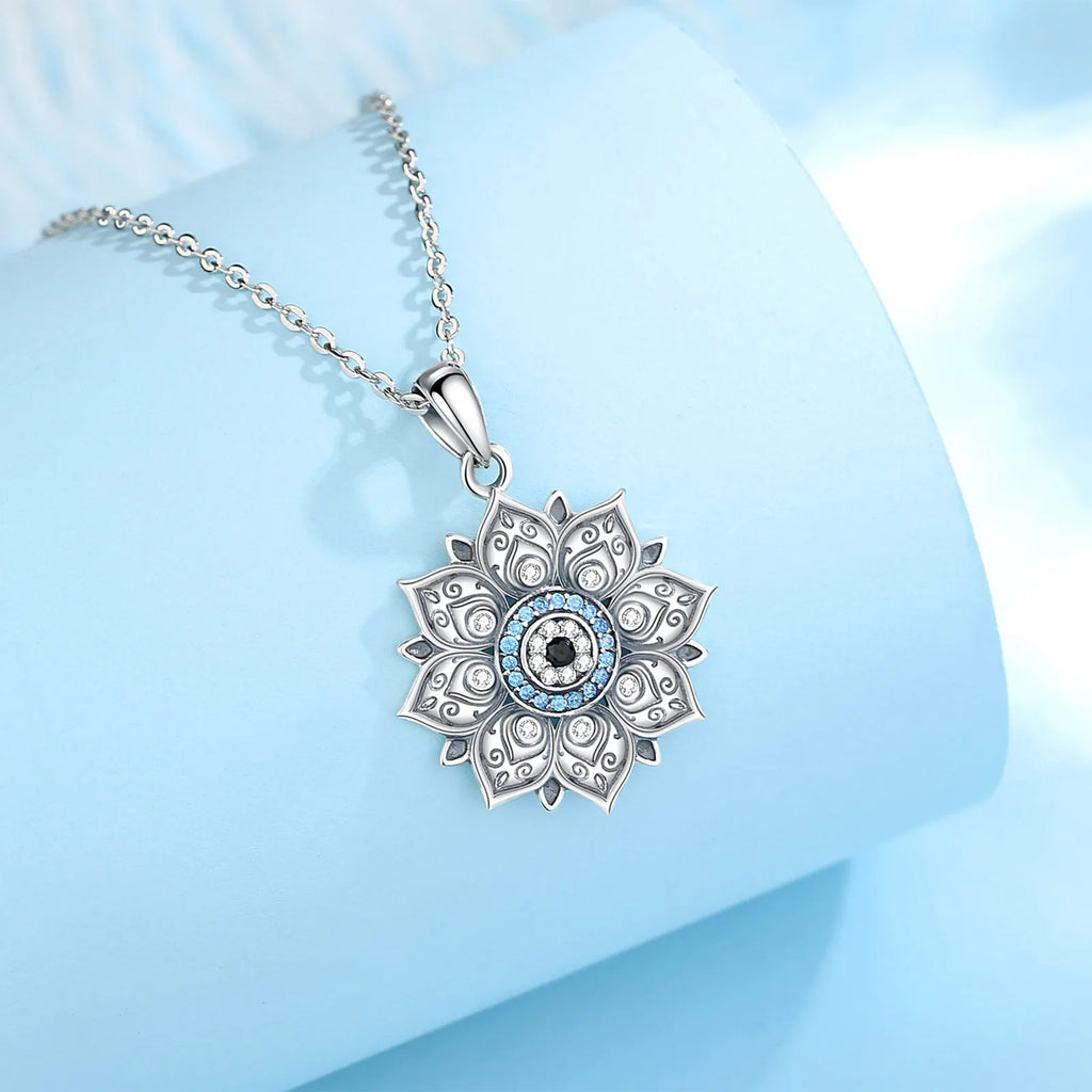 Colgante De Plata Flor De Loto Con Ojo Turco y Circones.