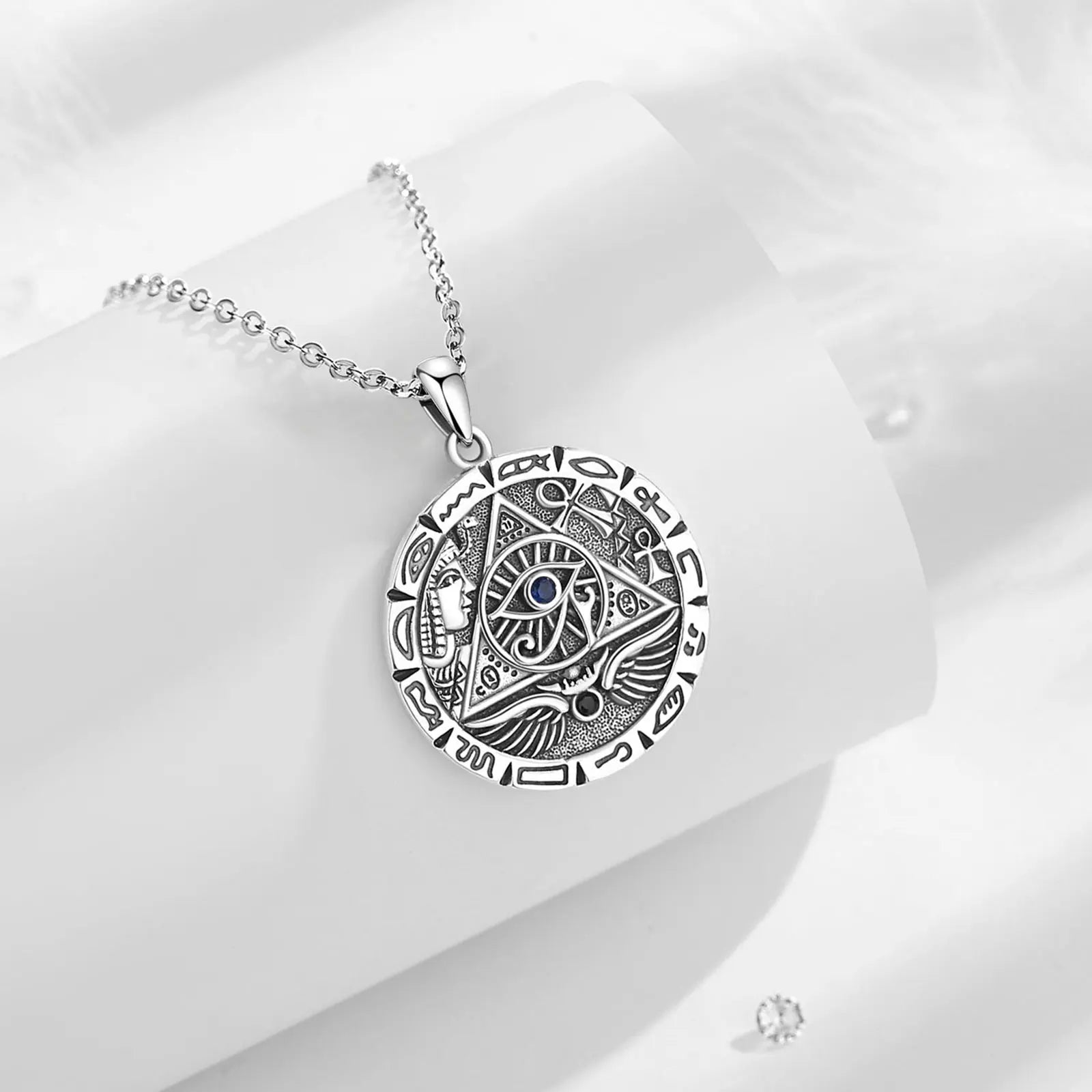 Colgante Ojo De Horus Con Símbolos Egipcios De Plata.