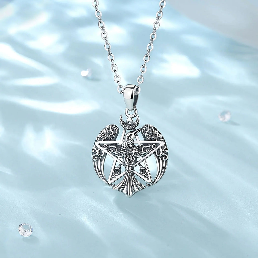 Colgante De Plata, Diseño Pentagrama Con Cuervo Vikingo.