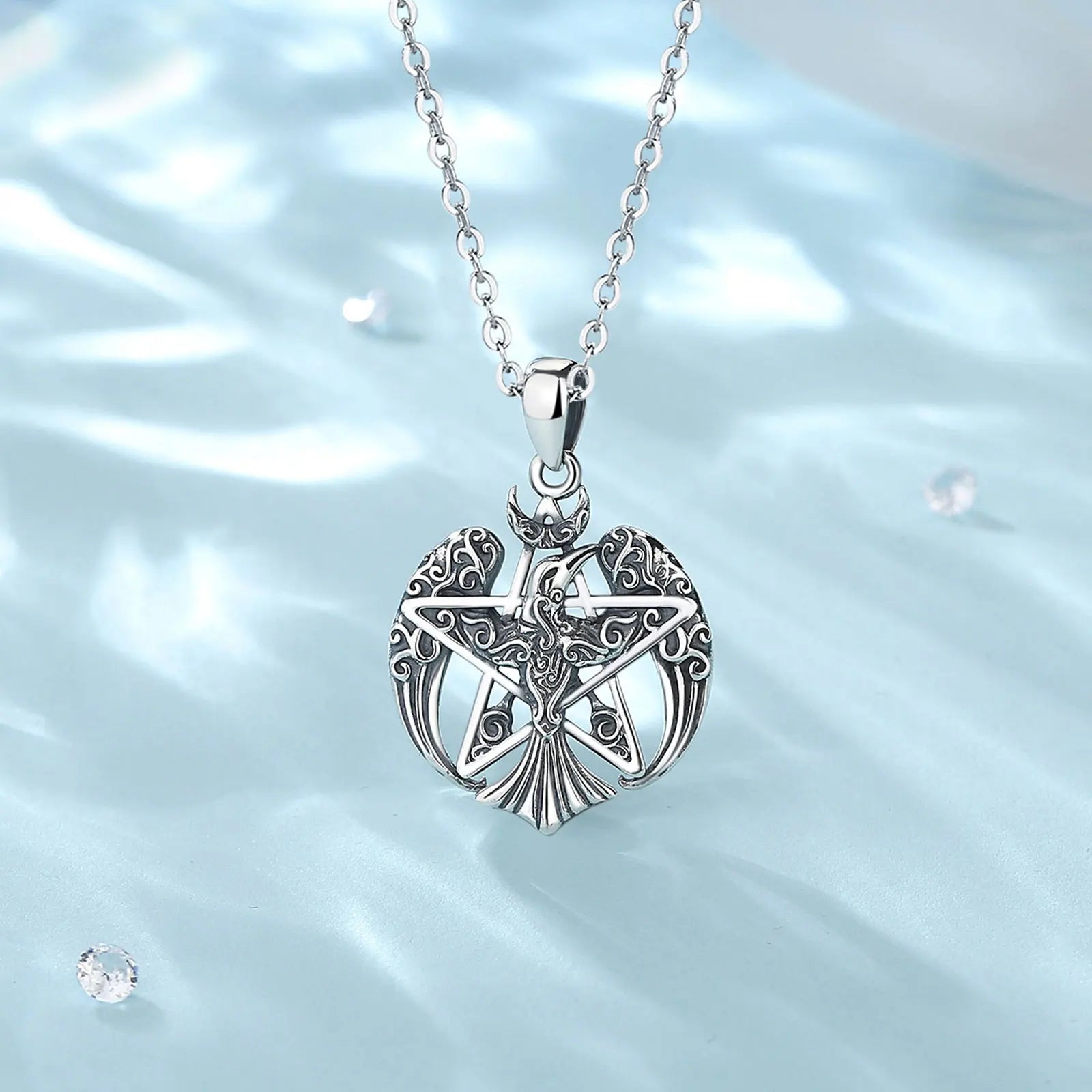 Colgante De Plata, Diseño Pentagrama Con Cuervo Vikingo.