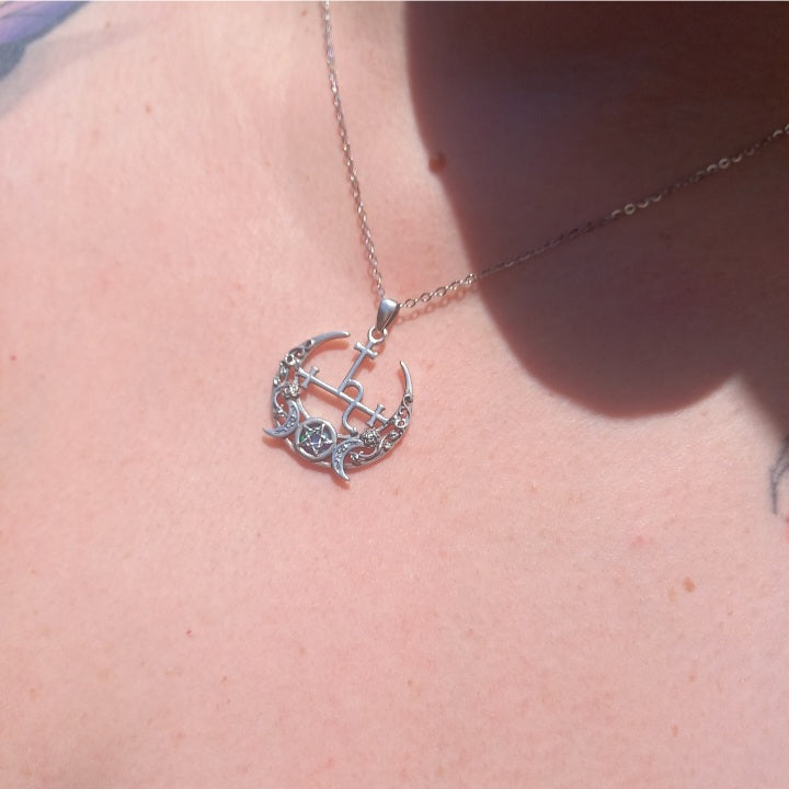 Colgante Triple Luna con Sigilo de Lilith de Plata.