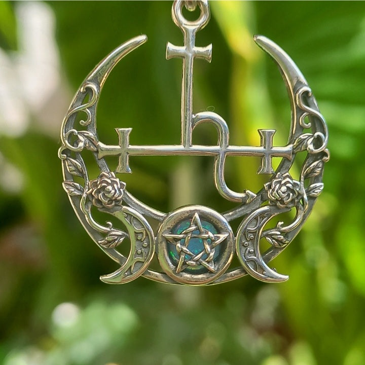 Colgante Triple Luna con Sigilo de Lilith de Plata.