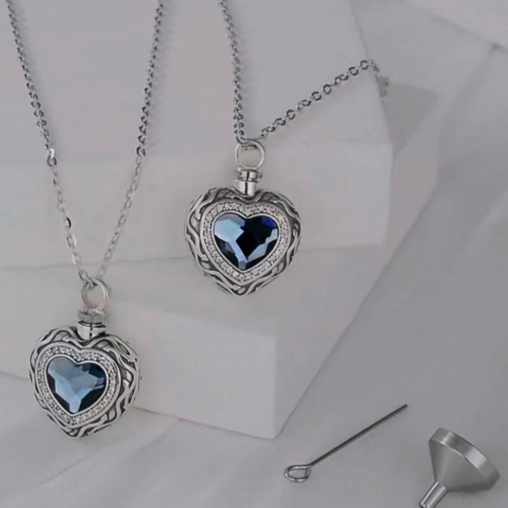 Collar De Urna De Cenizas Con Forma De Corazón y Piedra De Circón.