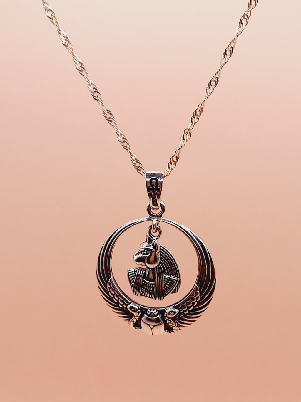 Colgante Bastet Diosa Egipcia con Cadena de Plata 50 cm.