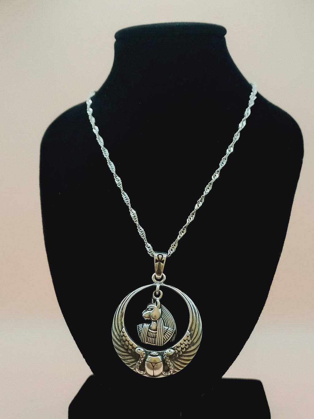 Colgante Bastet Diosa Egipcia con Cadena de Plata 50 cm.