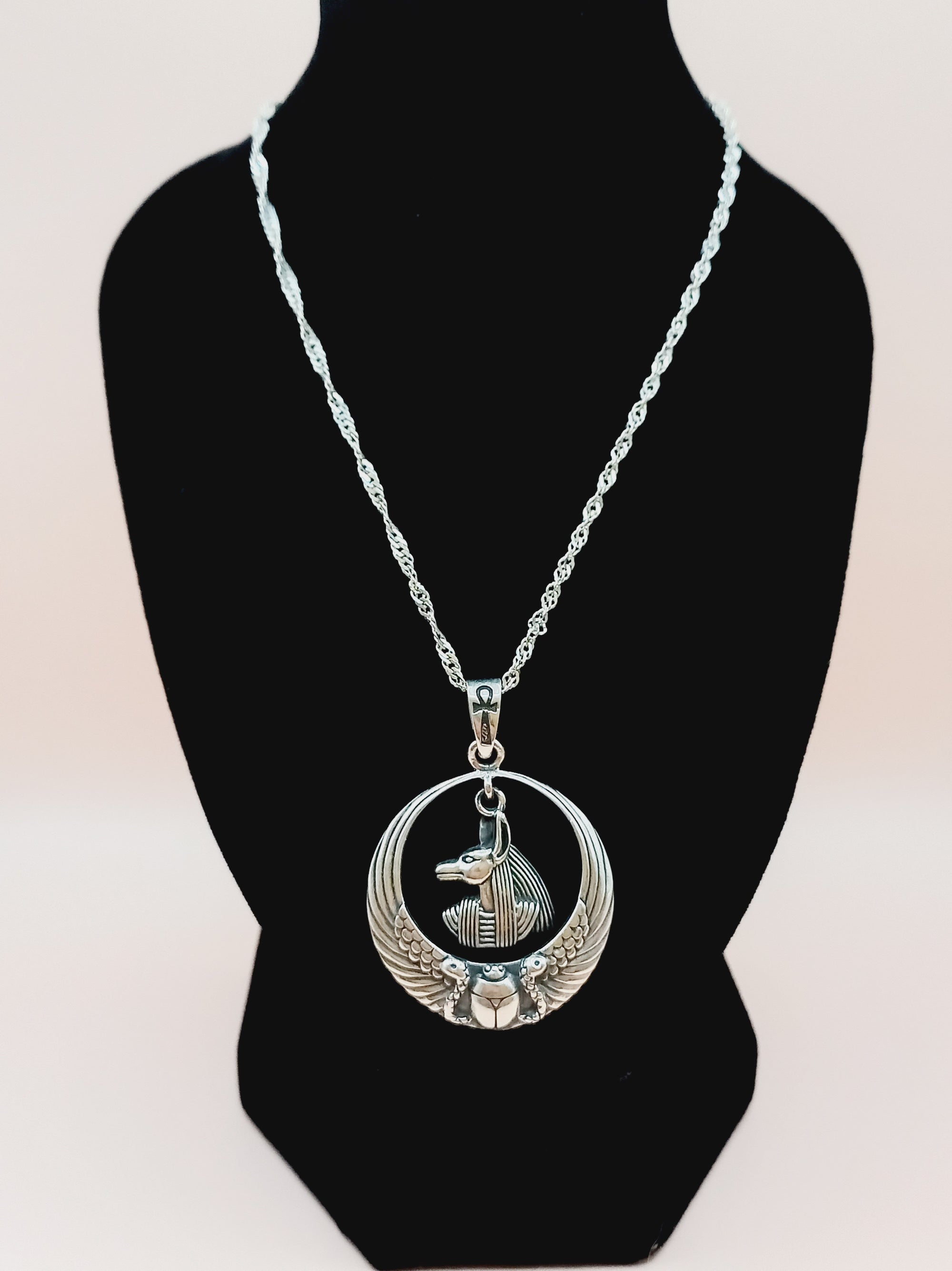 Colgante Anubis Dios Egipcio con Cadena de Plata 50 cm.