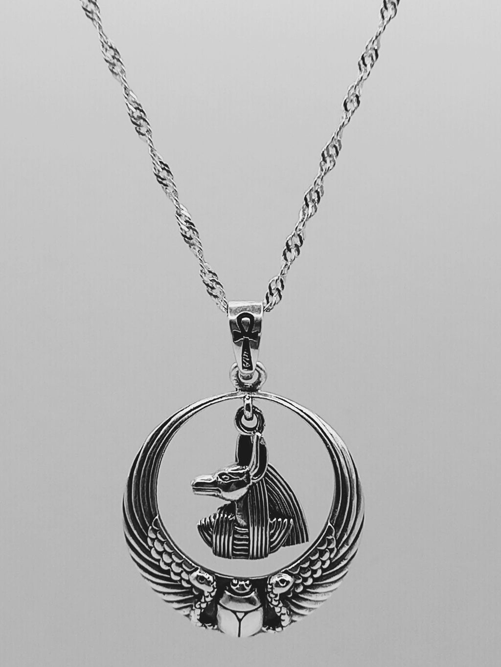 Colgante Anubis Dios Egipcio con Cadena de Plata 50 cm.