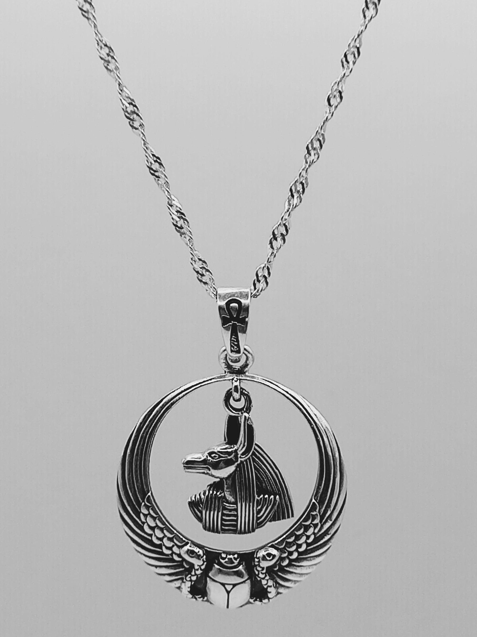 Colgante Anubis Dios Egipcio con Cadena de Plata 50 cm.