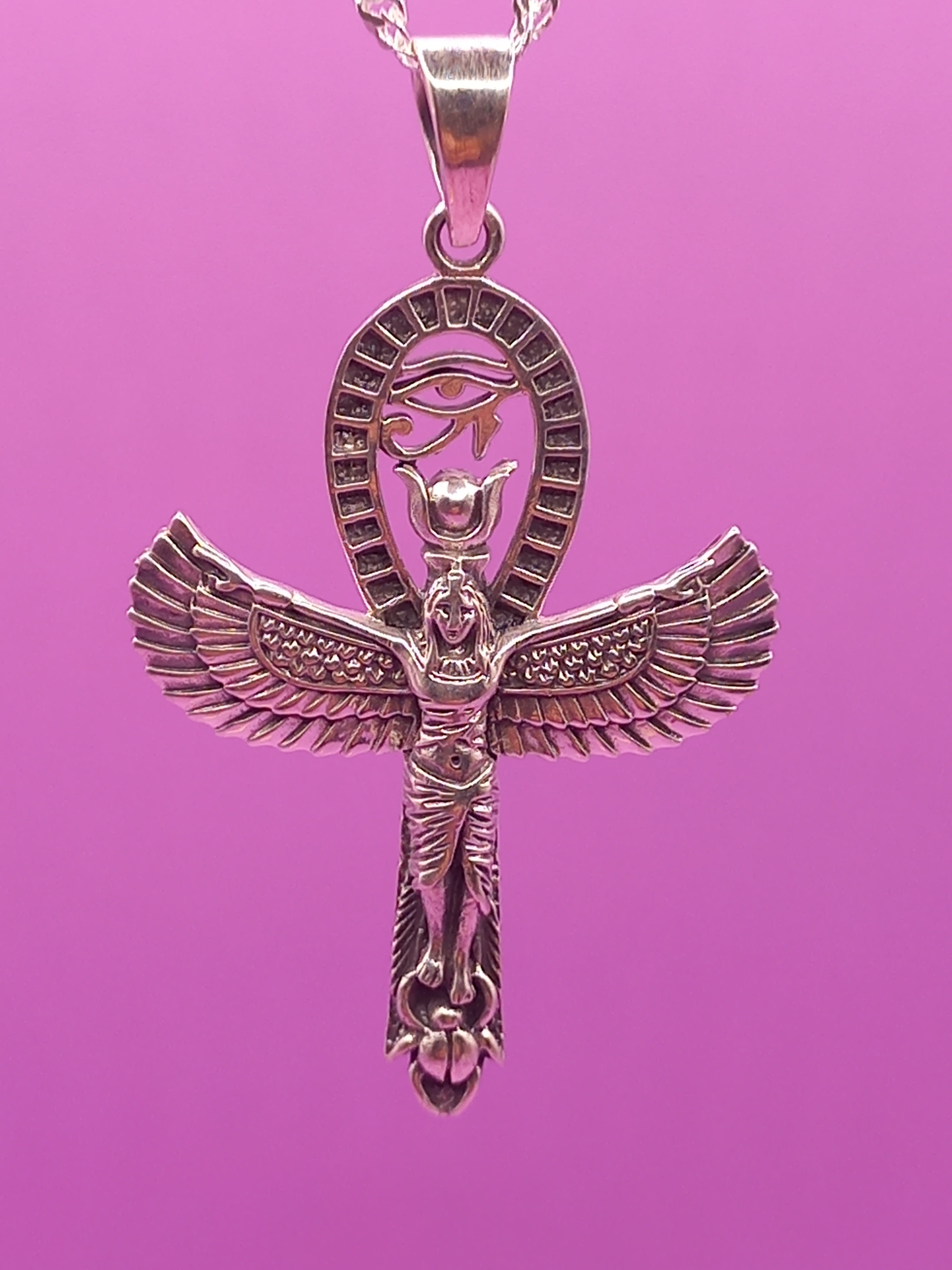 Colgante Isis Diosa Egipcia con Cadena de Plata 50 cm.