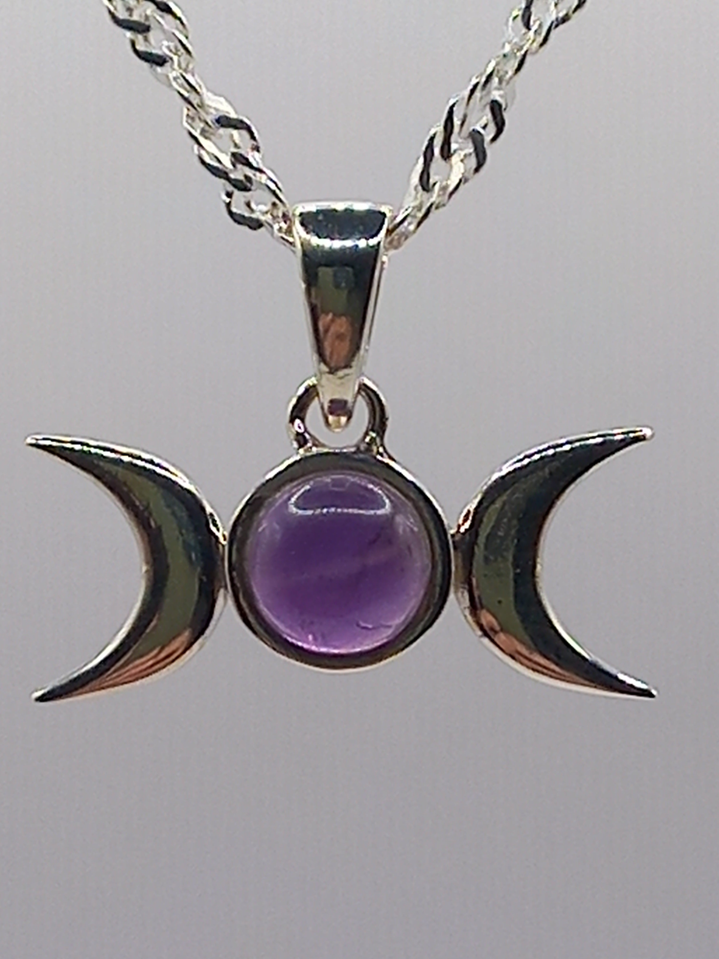 Colgante Triple Luna con piedra Amatista y Cadena de Plata 50 cm.