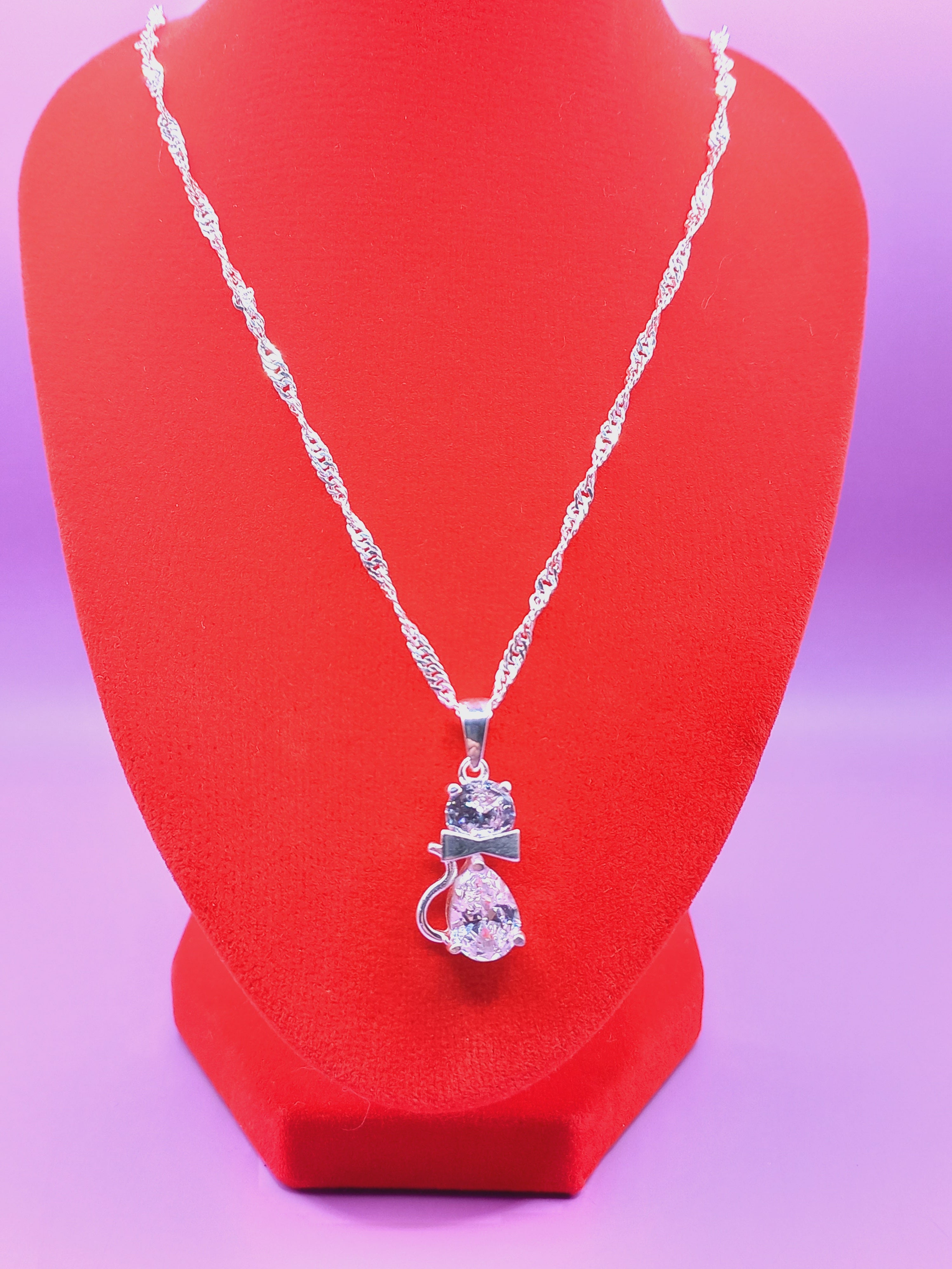 Colgante Gato con Circón.  Plata 925
