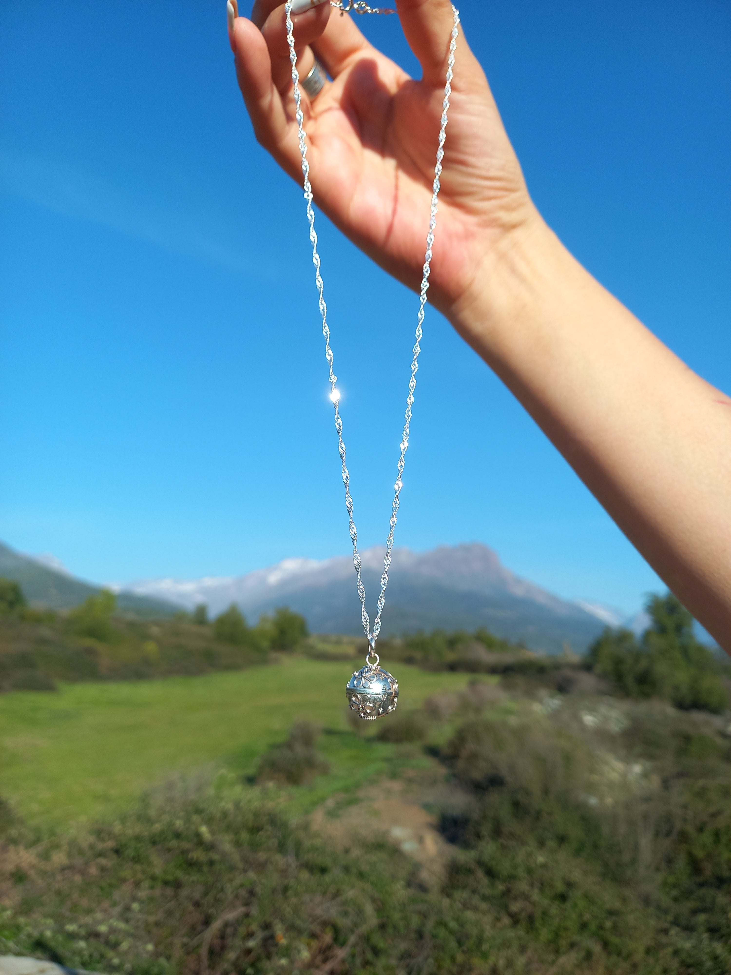 Colgante Llamador de Ángeles con Cadena de Plata 50 cm.