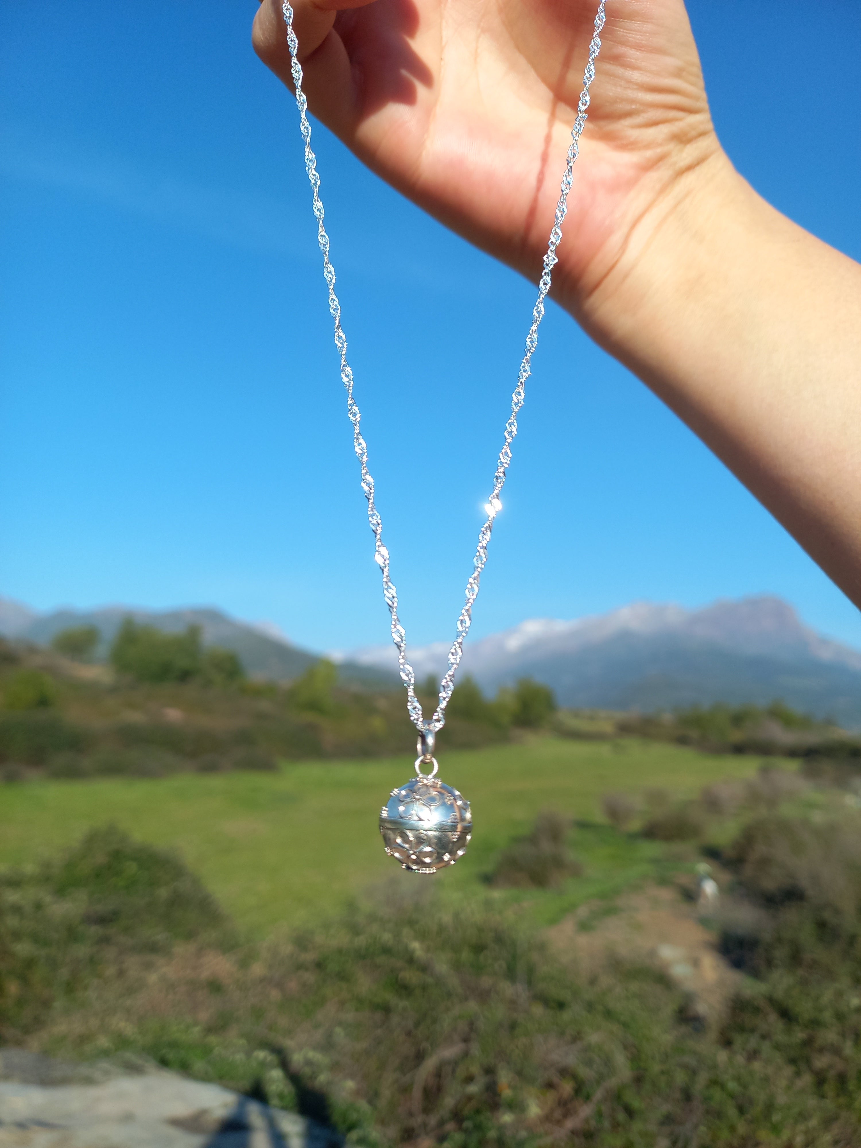 Colgante Llamador de Ángeles con Cadena de Plata 50 cm.