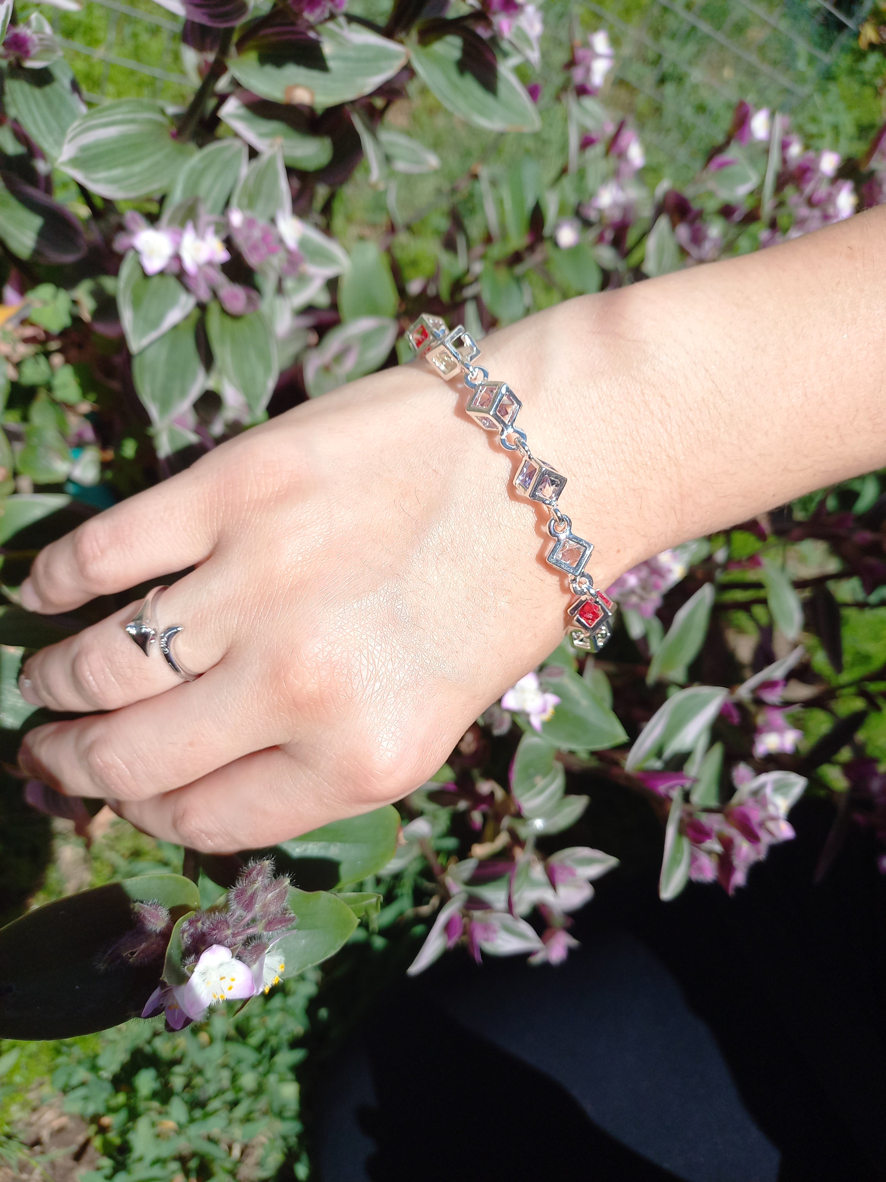 Pulsera Arcoiris Cuadrada de Plata con Circones.