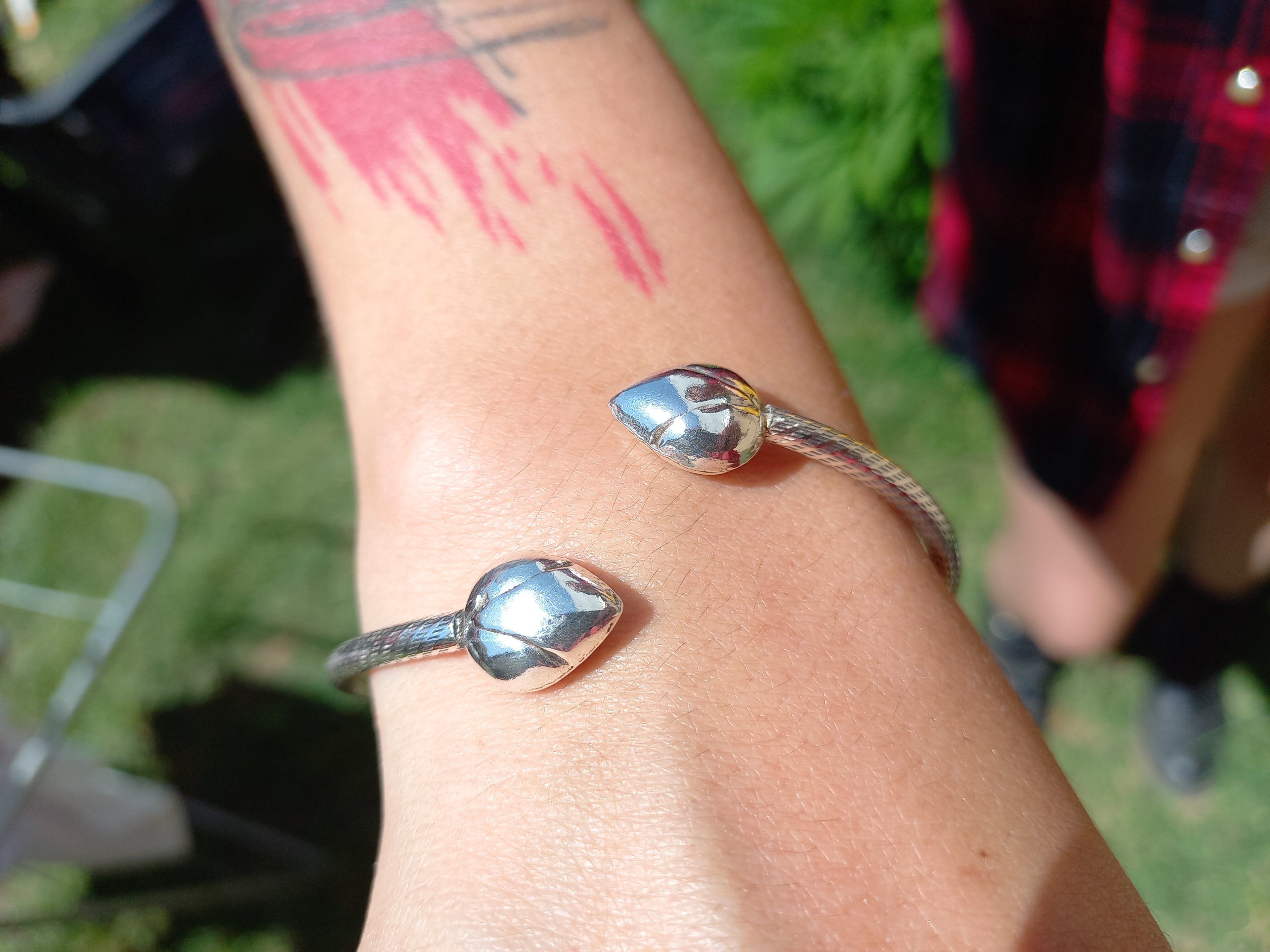 Pulsera Esclava Ajustable de Plata.