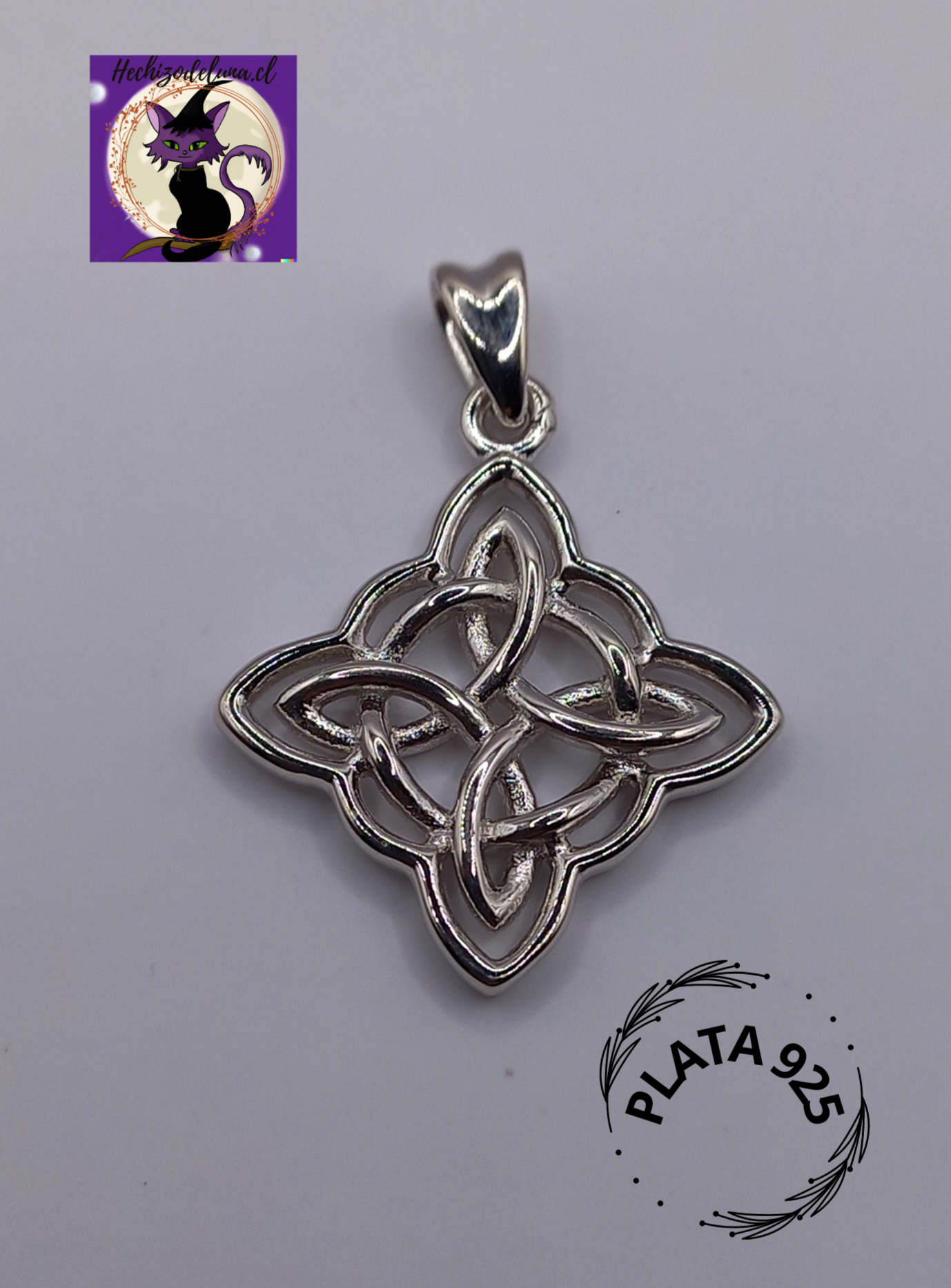Colgante Nudo de Brujas con Cadena de Plata 50 cm.