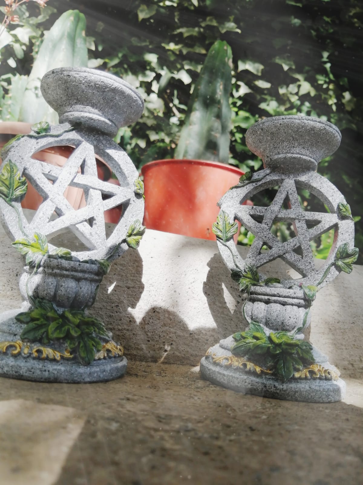 Juego de Portavelas o Candelabros de Resina.
