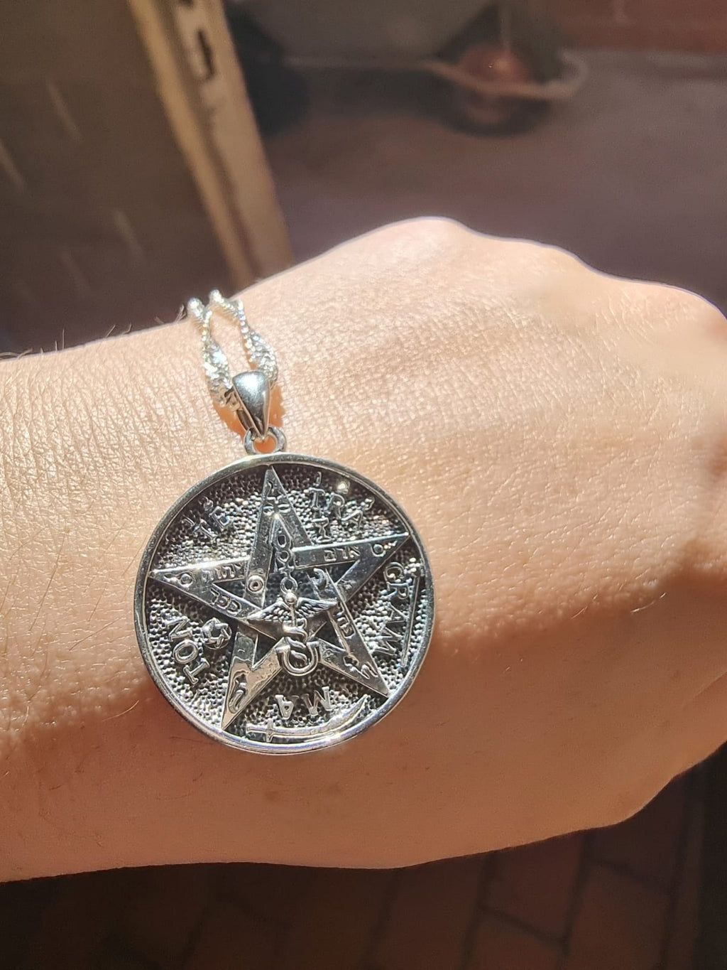 Colgante Tetragrámaton con Cadena de Plata 50 cm.
